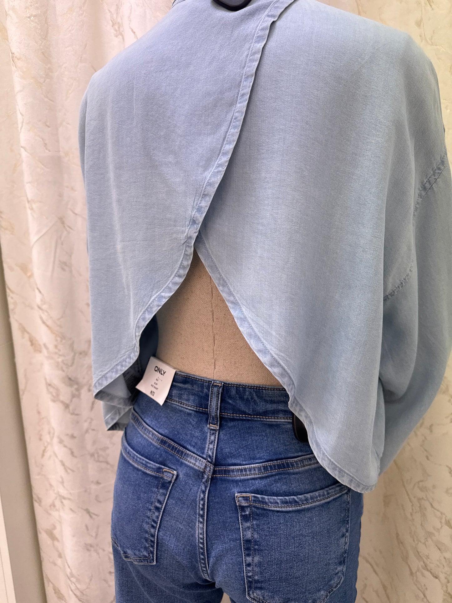 Blouse courte dos nu