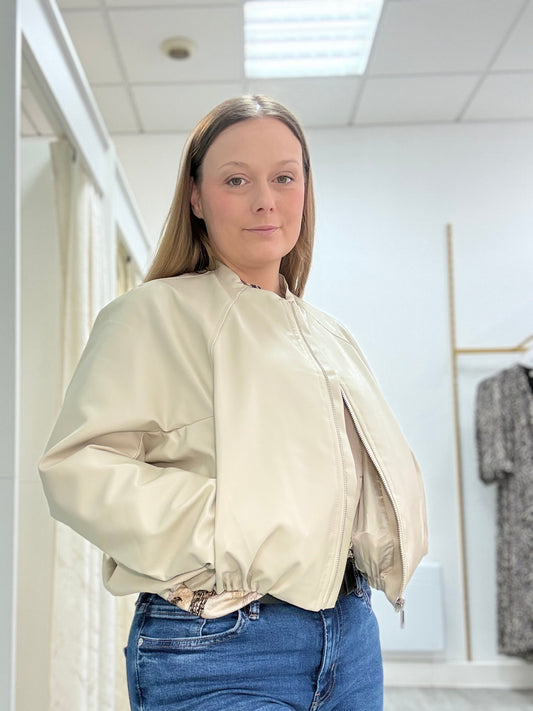 Simili beige